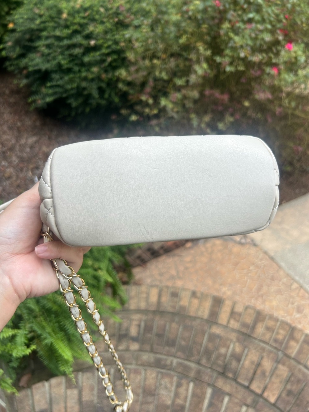 Ivory Quilted Bucket Bag Gold Chain Pink Rhinestone Custom Detail Shoulder Purse - Picture 3 of 5